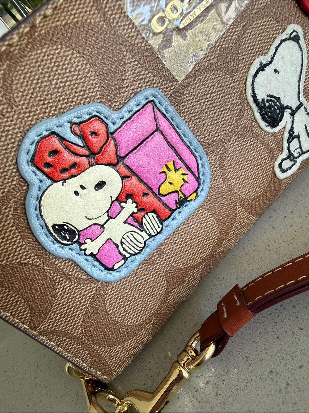Coach signature C peanuts, snoopy zippered wallet NWOT collectors piece - Picture 3 of 15